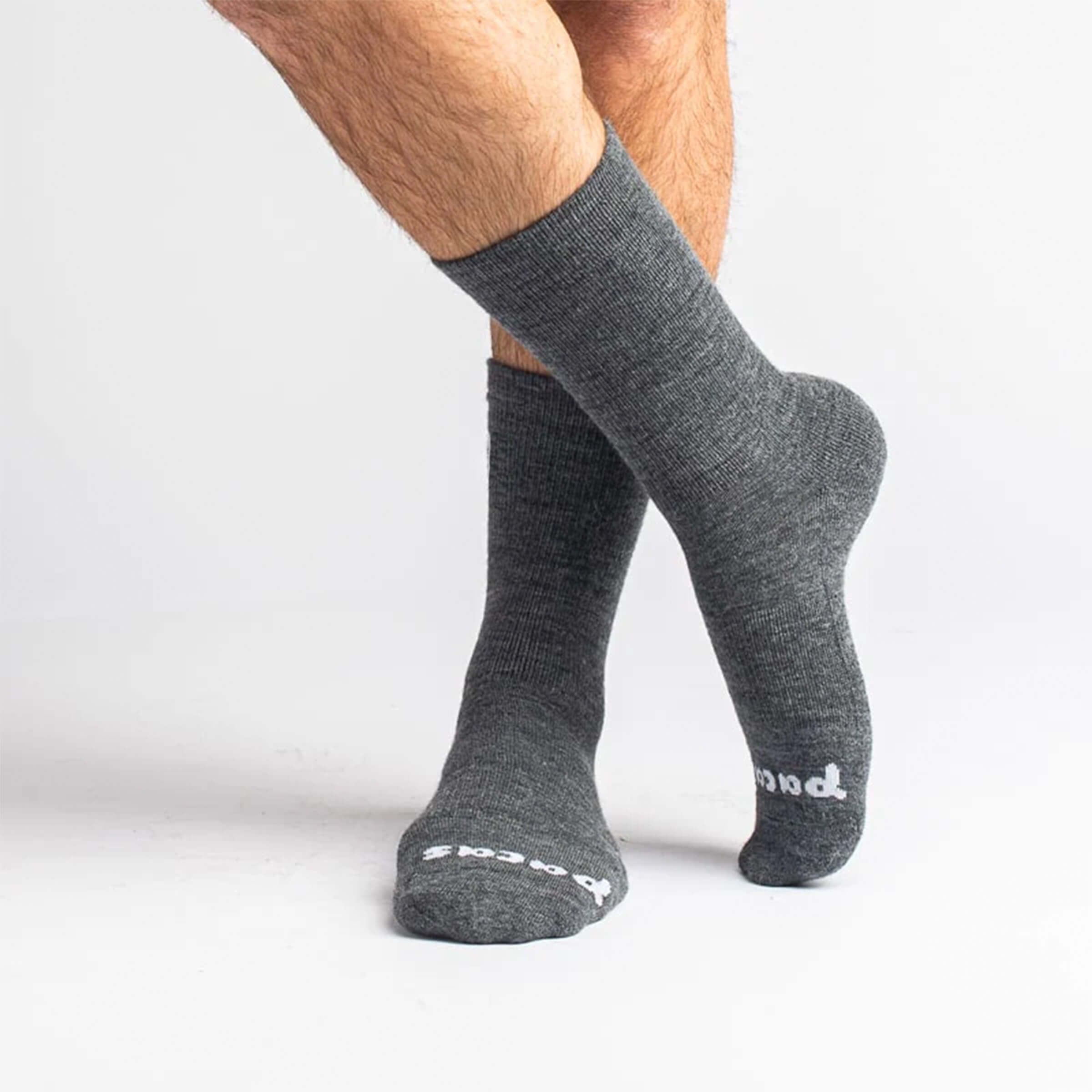 Medium / Large (US: 7 - 10) / MOUNTAIN SCENE/Black & BISON/Brown & STRIPE/Charcoal & SOLID/Charcoal & SOLID/Olive & TOP STRIPE/Gray